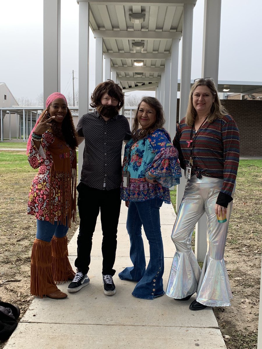 Decade day at Epps Island ❤️<a href="/EppsIslandKISD/">Epps Island</a> <a href="/jenny_mcgown/">Dr. Jenny McGown</a> #SpEdACCESS