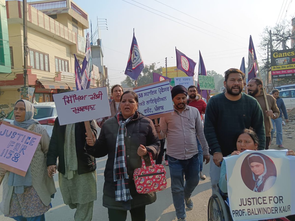 PamBal3's tweet photo. @BhagwantMann Sir asi apni job hard work nal lai aa,asi aun valia generations nu quality education den lai ready a bt fr v sanu justice lai roads te kuo bethna pe riha!tuc 1158 bhrti kro 
#Justice_For_1158
#Justice_For_BalwinderKaur @CMOPb
@ManishTewari @harjotbains
@PargatSOfficial
@BJP4India https://t.co/r3ZHgt33EM