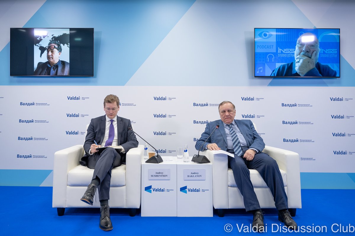 ValdaiClubEng's tweet photo. 📷 On January 26, 2024, the Valdai Club hosted an expert discussion on the escalation in #Yemen and the #RedSea.

Photo gallery — https://t.co/NDaPhuYOOb

If you missed the live broadcast of the discussion, watch the video via this link — https://t.co/07b7AEMbtH https://t.co/8rwoebdnwA