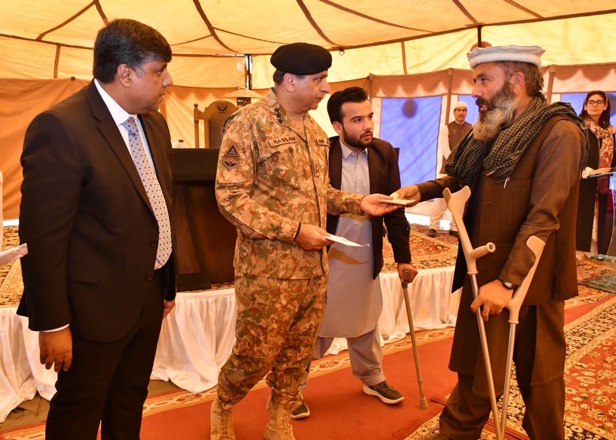 TribalFact's tweet photo. This event, organized by 11 Corps in collaboration with the FATA Disabled Welfare Organization, brought together around 50 victims, with the President of FDWO expressing gratitude for the Army's efforts.  #RehabilitationSupport #PakArmyZindabad https://t.co/0iOFtOy9US