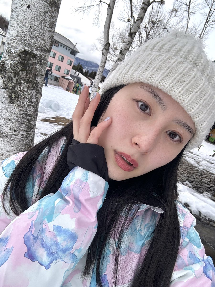 risapyon0611's tweet photo. TwitterがXになって初めて開いたし、最後のつぶやきほぼ１年前だったの驚き🤣😳

最近みんなは何してるー？

私はトリマー🐶✂︎として毎日大奮闘中！だよ💪

この前のお休みにスノボ🏂したよ🤍🤍🤍
楽しかった！🫶❄️ https://t.co/r3z2QvVrMT