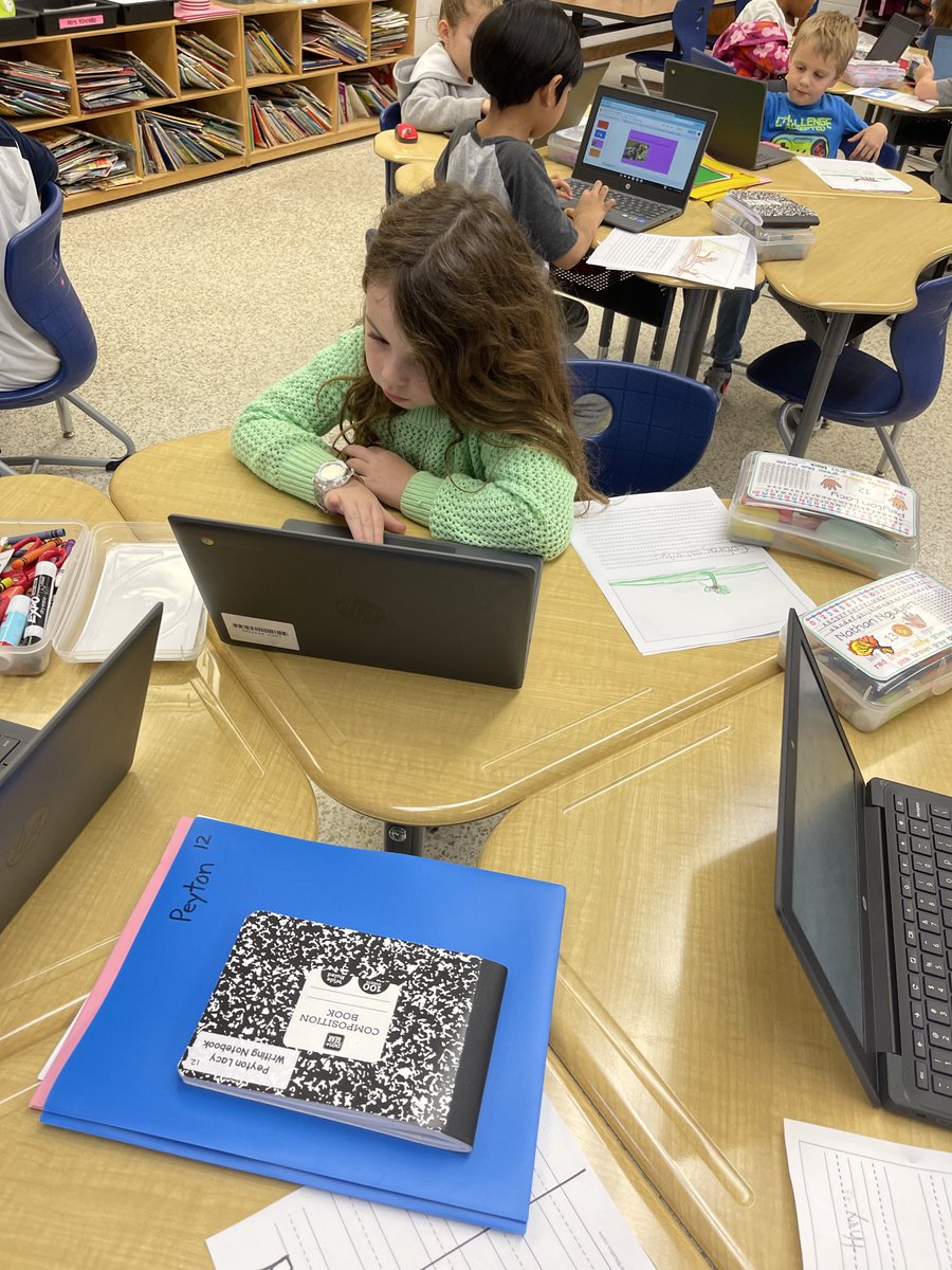 panorfle's tweet photo. First graders working on animal research slideshows. ⁦@CentervilleVB⁩ ⁦@Taritzel11⁩ https://t.co/zOtNxZDDRO
