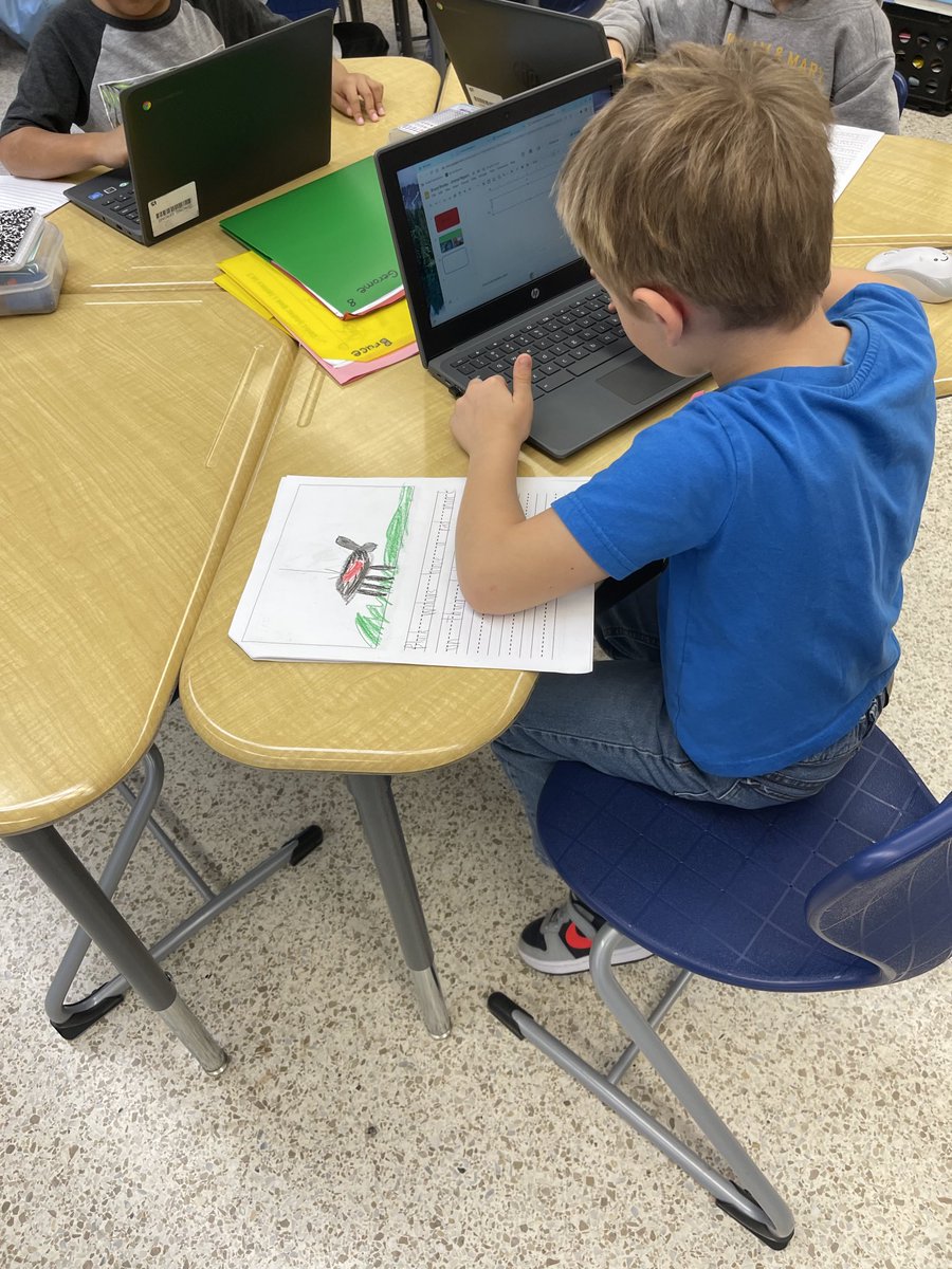 panorfle's tweet photo. First graders working on animal research slideshows. ⁦@CentervilleVB⁩ ⁦@Taritzel11⁩ https://t.co/zOtNxZDDRO