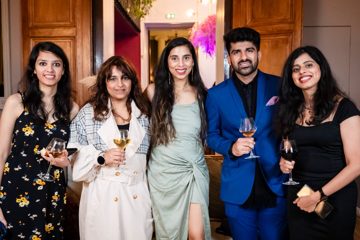 HECParisMBA's tweet photo. 🍾 The arrival of our January 2024 intake calls for celebration! Hosted at the HEC Paris Chateau, new participants attended the Welcome Cocktail in their party best and raised a glass to the beginning of a beautiful journey!

#backtoschool - #cocktailhour - #hecmbawelcome https://t.co/qVTpETRtn0