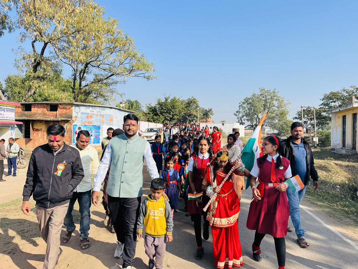 RaviCGINC's tweet photo. आज पूरा भारत देश गणतंत्र दिवस की रंग में रंगा हुआ है
इस गणतंत्र उत्सव में मुझे भी शामिल होने का सुअवसर प्राप्त हुआ !

#happyrepublicday2024 https://t.co/Vjf0k2S4Rx