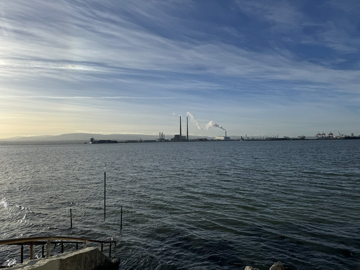 Afternoon dip! Not my smartest decision today 🥶🥶#winterswim #clontarf