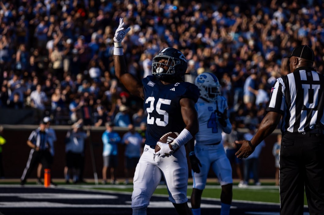 #AGTG After a great talk with <a href="/CoachRyanAplin/">Ryan Aplin</a> I am blessed to say I have been offered by Georgia Southern. #HailSouthern