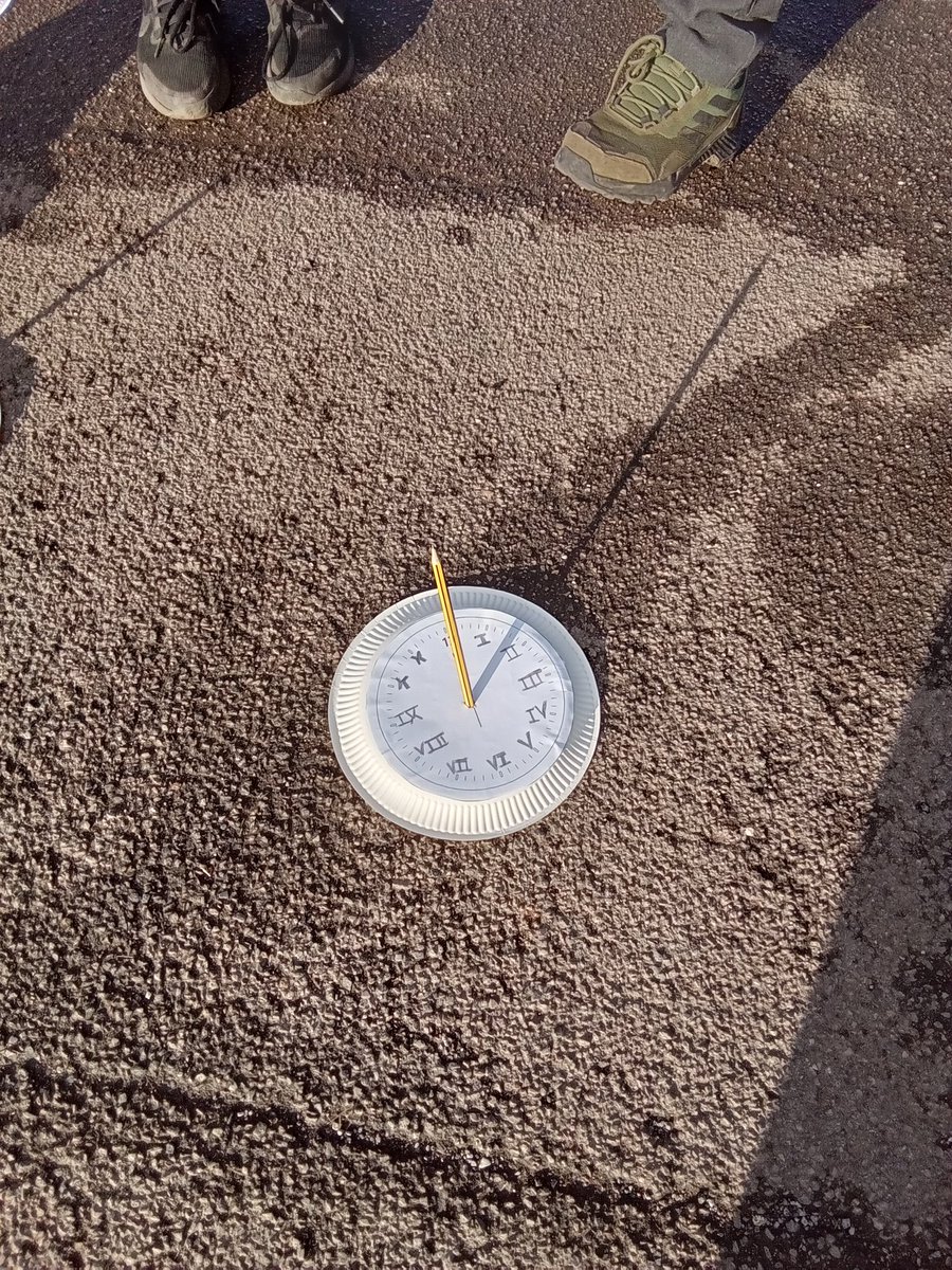 DeltaMerseyY6's tweet photo. Testing our sundials. We have had mixed results! #MPAscience @DeltaMersey https://t.co/mXd133wqV4