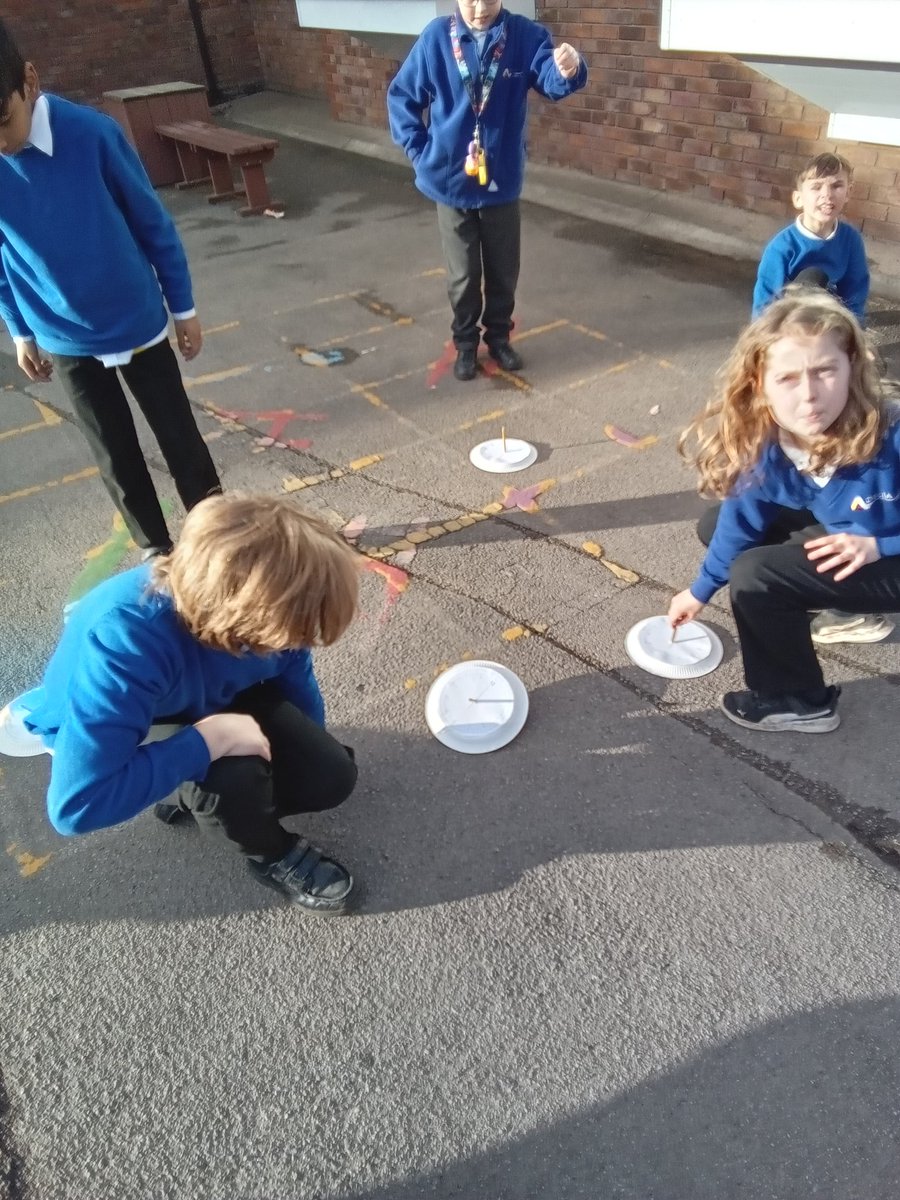 DeltaMerseyY6's tweet photo. Testing our sundials. We have had mixed results! #MPAscience @DeltaMersey https://t.co/mXd133wqV4