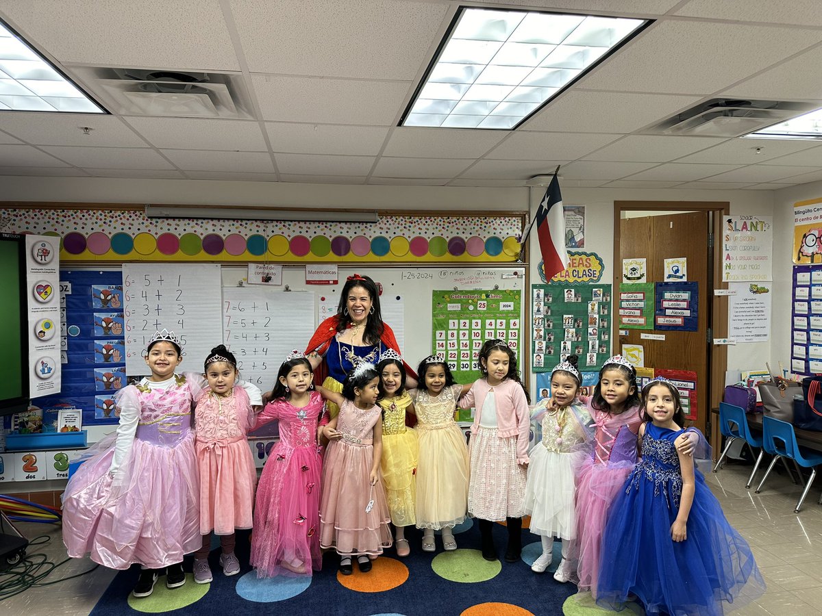 SheydaBorges's tweet photo. Kings and Queens
#amplify
#kindergartenteacherlife
#duallanguageteacher
@ACEDallasISD 
@EdwardTitche 
@dallasschools https://t.co/1kuMxYFRne