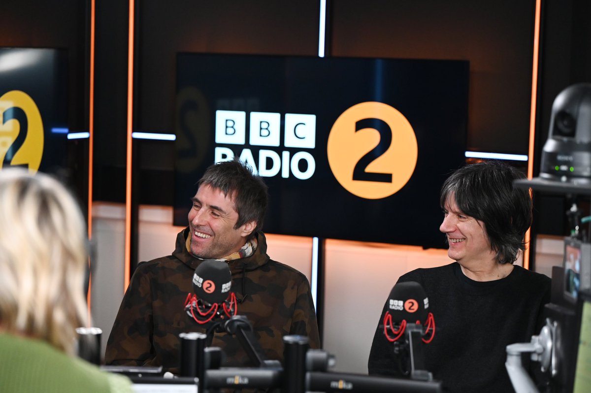 Liam and John on @zoetheball’s Friends Round Friday this morning, @BBCRadio2. Listen back bbc.co.uk/sounds/play/p0…