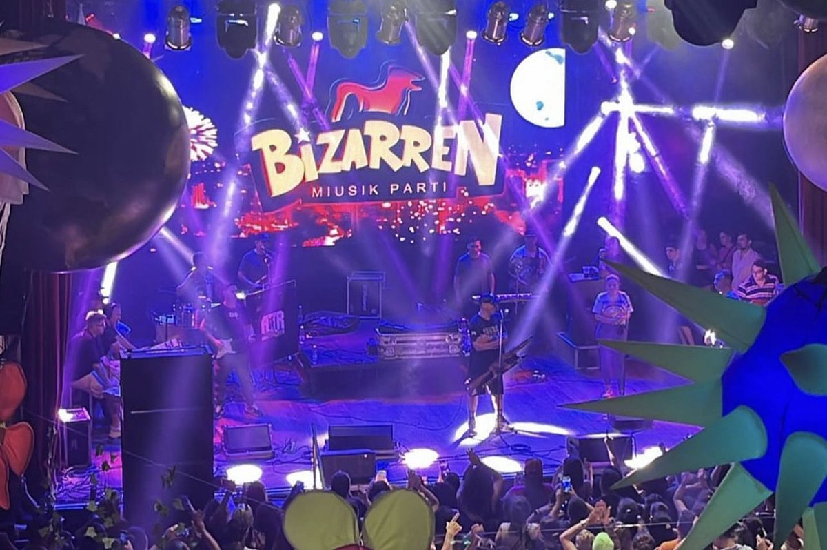 #Bizarren 🥳 ¡Vuelve el carnaval al club!

🫵 Sé parte de la gran fiesta en GEBA

🎟️ Comprá tu entrada ahora en TicketFlash ticketflash.com.ar/event/bizarren… #ParamountLiveEvents