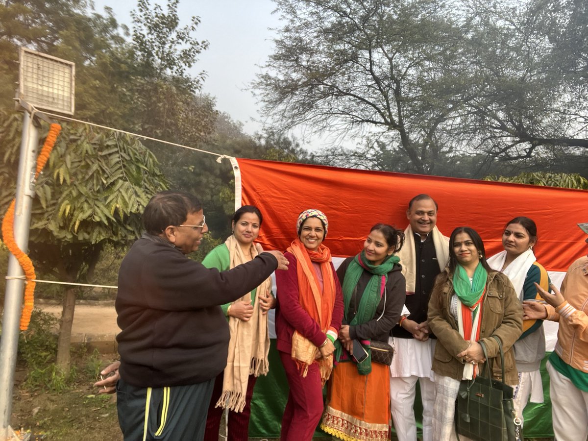 PoonamBagri19's tweet photo. Wishing a joyous 75th Republic Day celebration with our respected MLA sir and police families! Let's unite in the spirit of patriotism, appreciating the diverse fabric of our community, including our beloved animals. As we celebrate, let's also reaffirm our commitment to animal welfare in India, recognizing the importance of compassion and coexistence on this special day. 🇮🇳 

@AwbiBallabhgarh @narendramodi @PRupala @attorneybharti @leenakumaraap @ArvindKejriwal @CPDelhi 
#RepublicDay #IndiaAt75 #poonamrani #malviyanagar