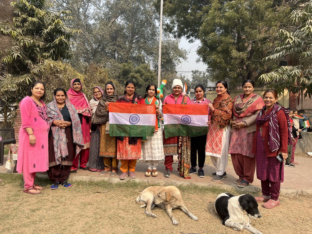 PoonamBagri19's tweet photo. Wishing a joyous 75th Republic Day celebration with our respected MLA sir and police families! Let's unite in the spirit of patriotism, appreciating the diverse fabric of our community, including our beloved animals. As we celebrate, let's also reaffirm our commitment to animal welfare in India, recognizing the importance of compassion and coexistence on this special day. 🇮🇳 

@AwbiBallabhgarh @narendramodi @PRupala @attorneybharti @leenakumaraap @ArvindKejriwal @CPDelhi 
#RepublicDay #IndiaAt75 #poonamrani #malviyanagar