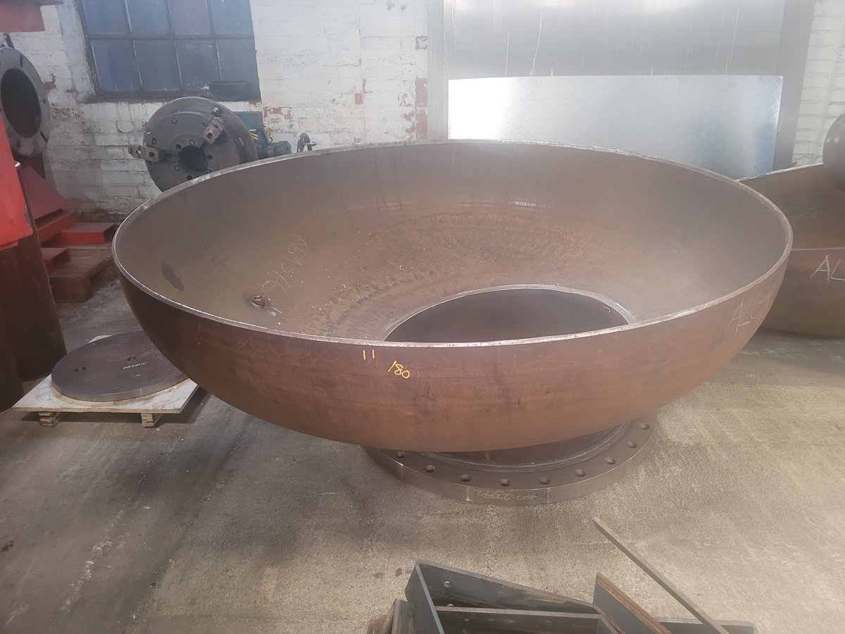 pressurevessel's tweet photo. Happy Friday! its so nice to see when a vessel progresses through our factory... the 1st photo is the one from last week with the end now on and a huge 900NB manway on the end! 🤩 with an added nicely painted blue vessel as well as others this week! 👍
#water #airreceiver #manway https://t.co/SNdMsGTyaS