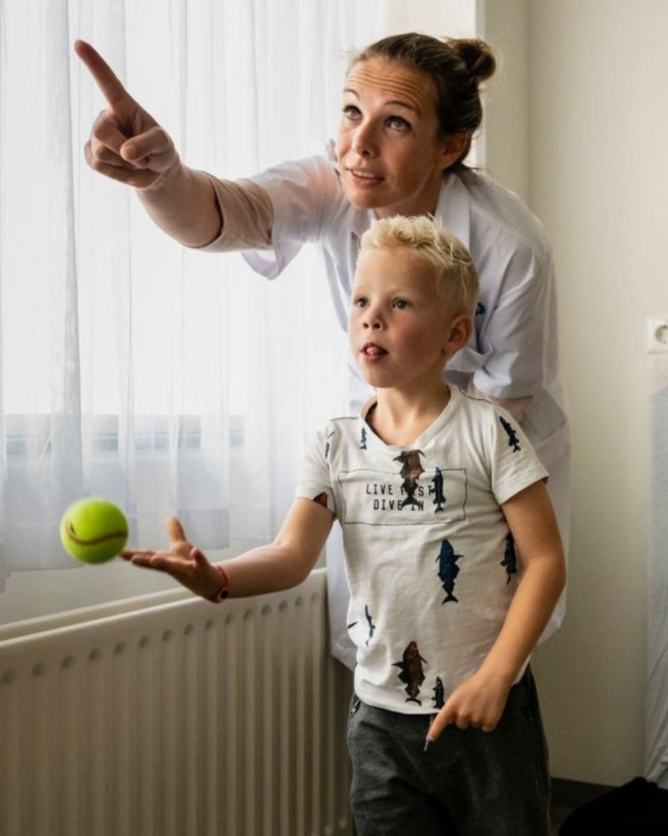 UMC Utrecht Child Health (@umcu_child) on Twitter photo Het Kinderbewegingscentrum van het <a href="/HetWKZ/">Wilhelmina Kinderziekenhuis</a> organiseert een symposium voor zorgprofessionals. Centraal staat de ontwikkeling van het jonge kind met een hoog risico op ontwikkelingsproblemen. Kinderfysiotherapeut Maaike Sprong vertelt er meer over! ap.lc/BvJkg Het Kinderbewegingscentrum van het <a href="/HetWKZ/">Wilhelmina Kinderziekenhuis</a> organiseert een symposium voor zorgprofessionals. Centraal staat de ontwikkeling van het jonge kind met een hoog risico op ontwikkelingsproblemen. Kinderfysiotherapeut Maaike Sprong vertelt er meer over! ap.lc/BvJkg