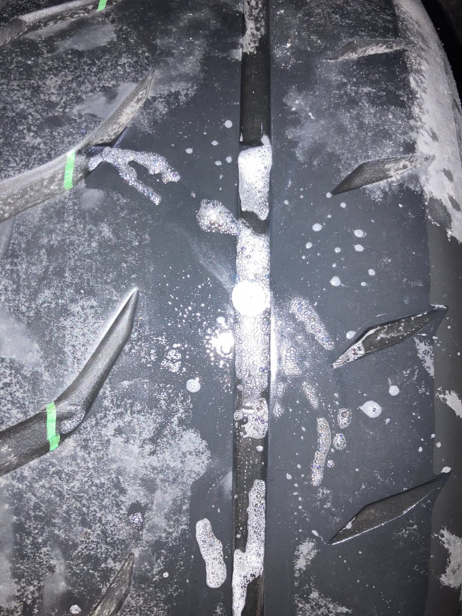 タイヤがご臨終しやした…