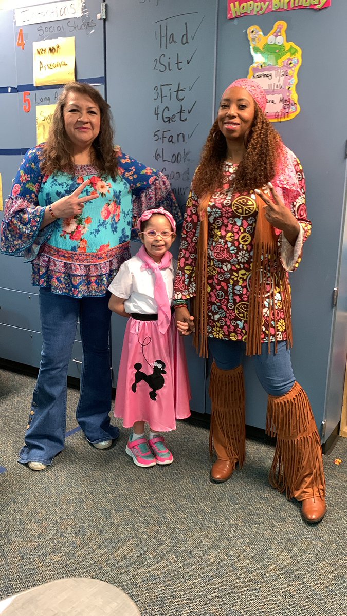 Love what’s happening Decade Day at Epps Island 😍<a href="/EppsIslandKISD/">Epps Island</a> <a href="/KleinISD/">Klein ISD</a> <a href="/spedfrankflyers/">Kathryn Allen</a> #SpEdACCESS