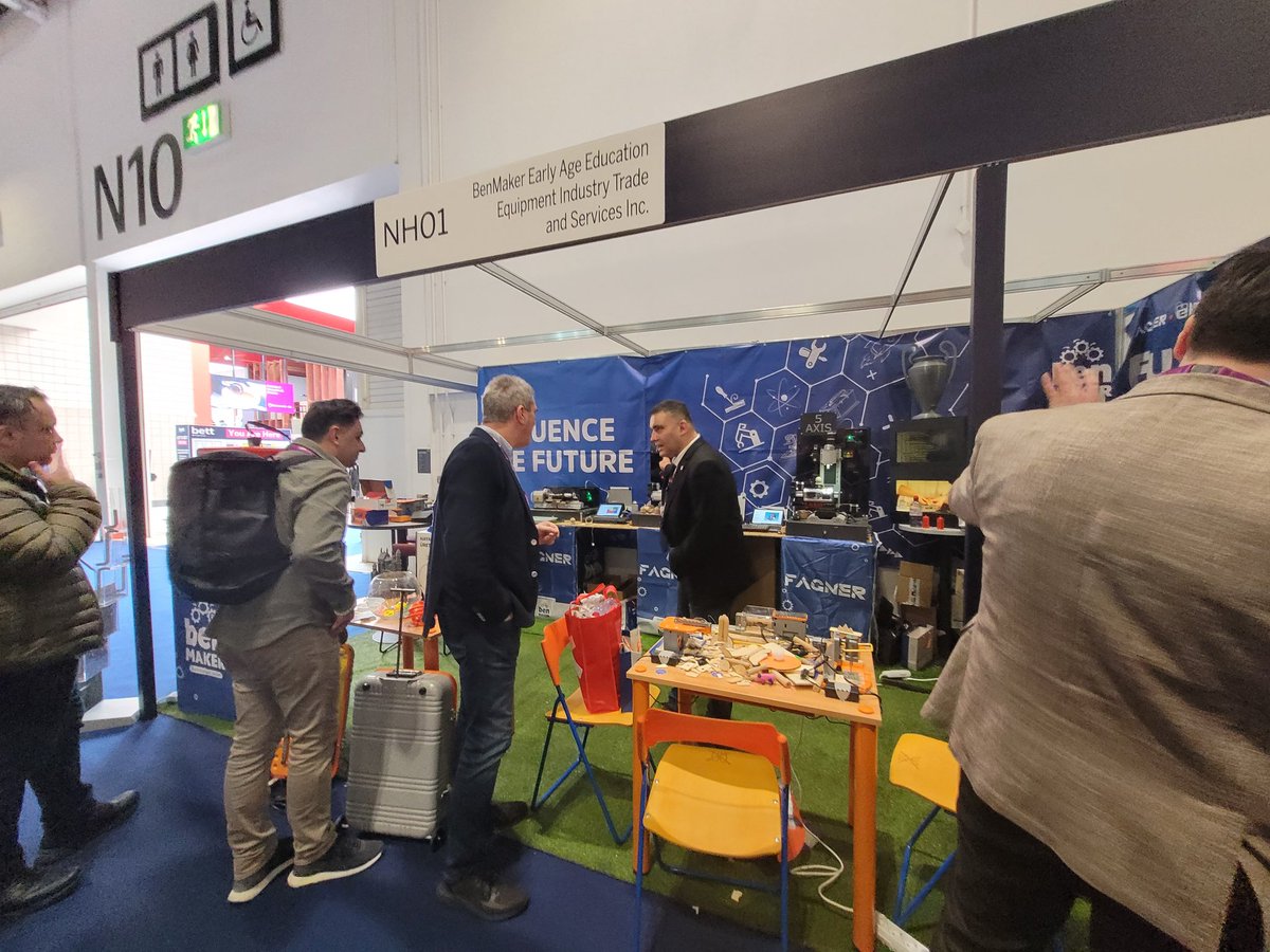 KinsaleComSch's tweet photo. 🎓Proud to have Kinsale Community School represented at #BETT2024! Exploring cutting-edge #EdTech to enrich our teaching and empower our students. Excited to bring back innovative ideas to KCS! #FutureOfEducation #KCSInnovation https://t.co/KR05G2DCBm