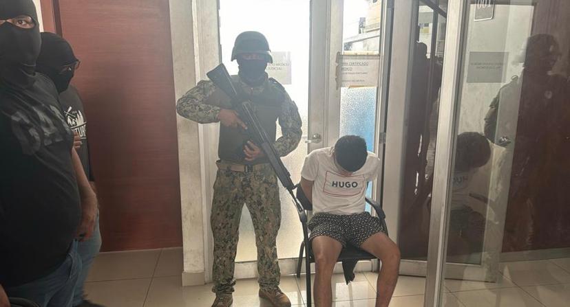 luisantonio_r's tweet photo. No me lo van a creer. Alias "Frenillo", peligrosísimo delincuente a quien hoy celebrábamos fue capturado por nuestras fuerzas antiterroristas, fue dejado en libertad. https://t.co/I3cokoz66L