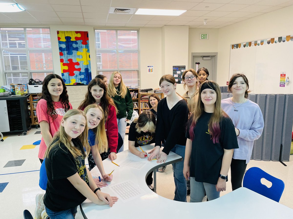 BarrierLogan's tweet photo. Our @mpms_tigers Unity Club is beginning to plan for @SpecialOlympics coming up! @CabCoSchools https://t.co/pUwMEgXwCi
