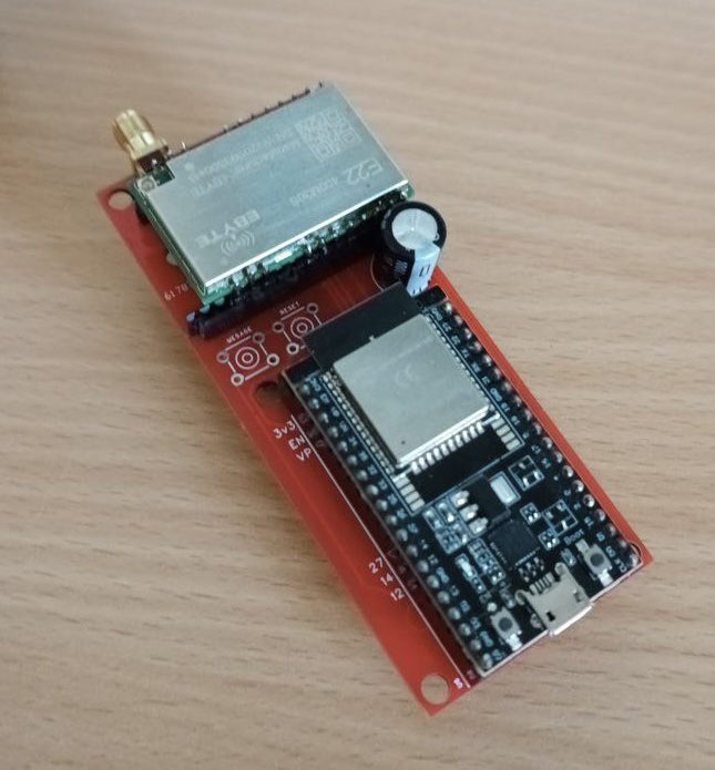 richonguzman's tweet image. New board added for #lora #aprs Tracker. Helmut (OE5HWN) added his DIY #MeshCom ;) #hamradio #loraaprs