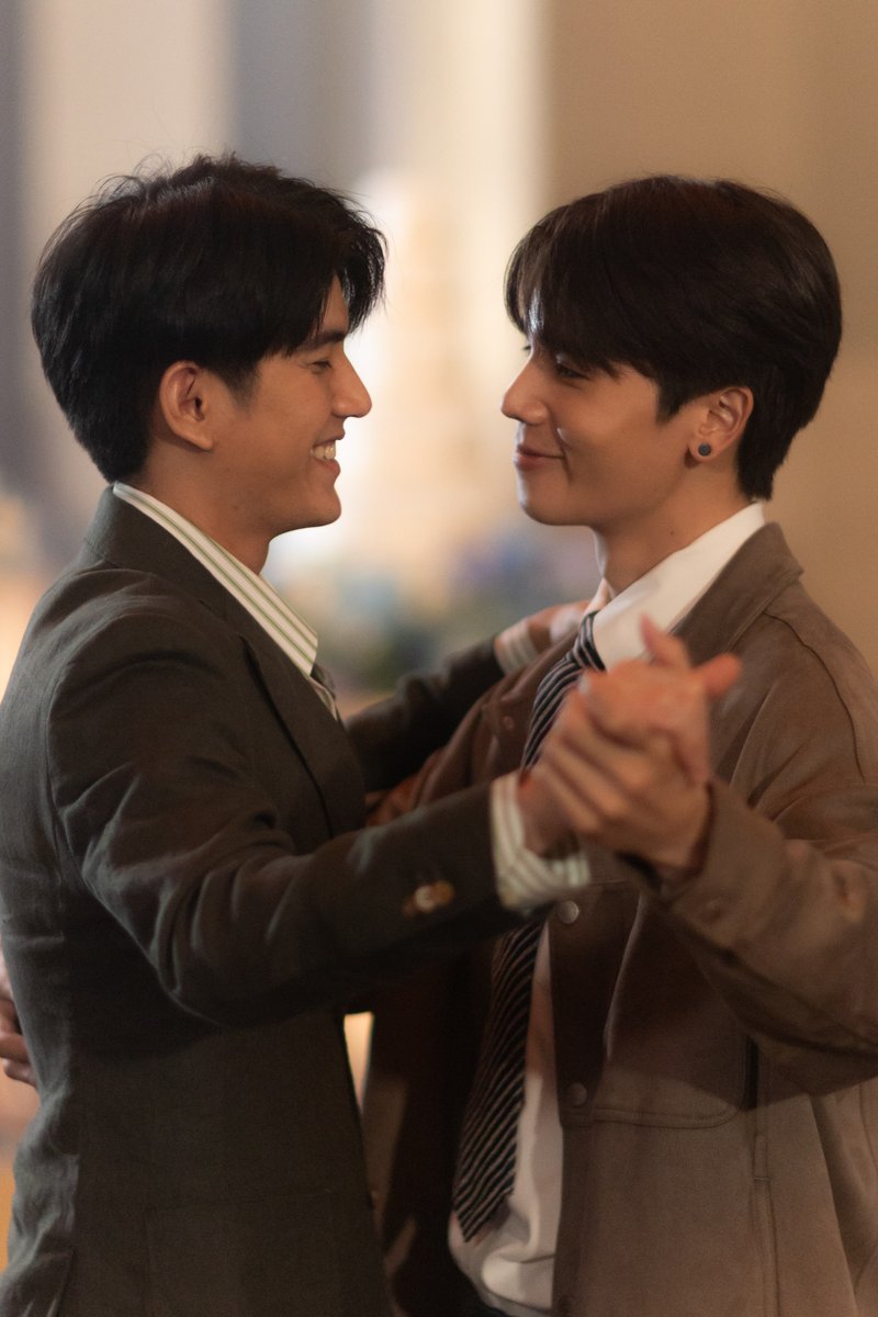 แล้วสำหรับพี่หมอก น้องเดย์จะให้โอกาสพี่ได้มั้ย
#LastTwilightSeriesFinalEP
<a href="/jimmyyjp_/">Thapfah Kittipokin, M.D. Deputy Hospital Director</a> <a href="/Sea_tawinan/">Inthu, Tarotist | ปิดรับดูดวงชั่วคราว (ลาพักใจ) 🔮</a>