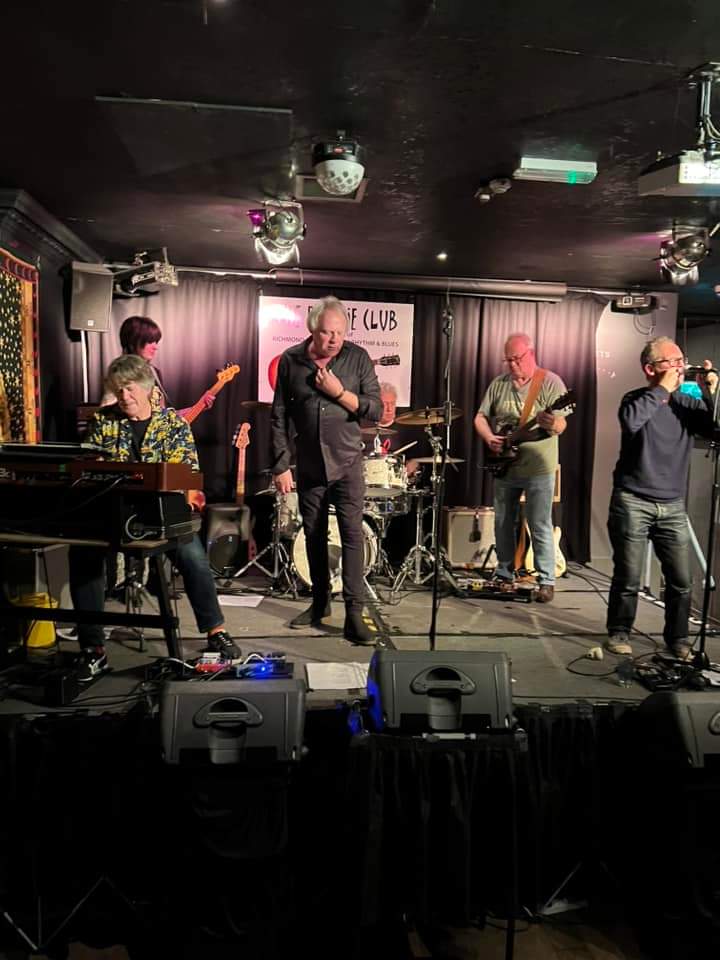 BluesClubBand's tweet photo. From Martin Chittock , Eel Pie Club , yesterday https://t.co/TF1AxYpqjQ