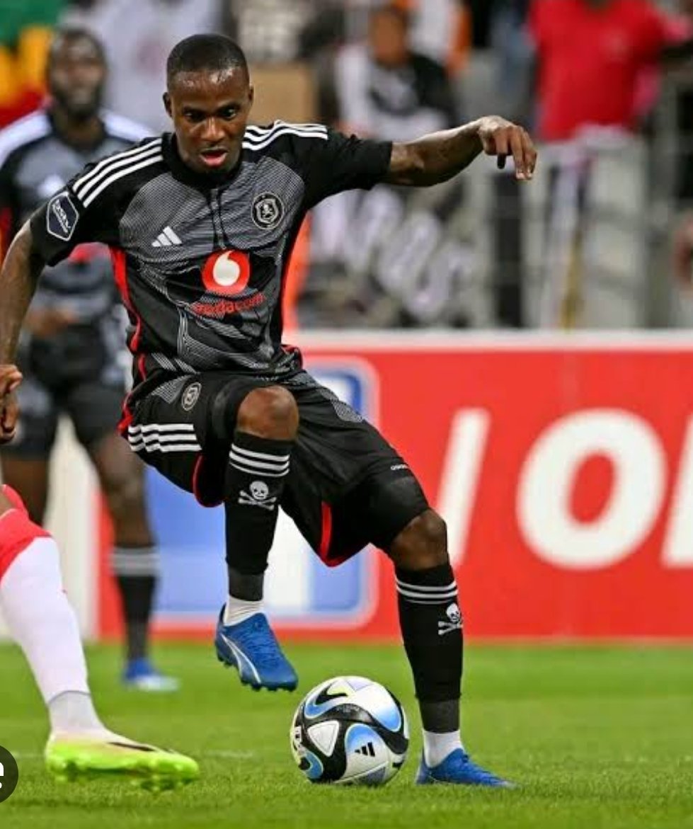 Since Lorch was denied an overseas move by my FC...I believe they should sell him...he needs to cash in and have something to show after his football career...not happy with the move but the boy has a family to feed..give us Mbule 🙏 
Lorch / makhekhe / #BBMzansi