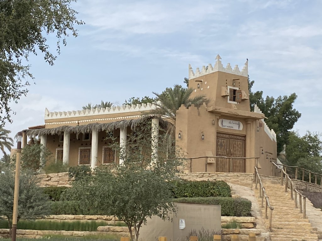 DKAmbKSA's tweet image. Came across this beauty today. #Najd architecture at its best. #Saudi cultural heritage has a lot to offer.