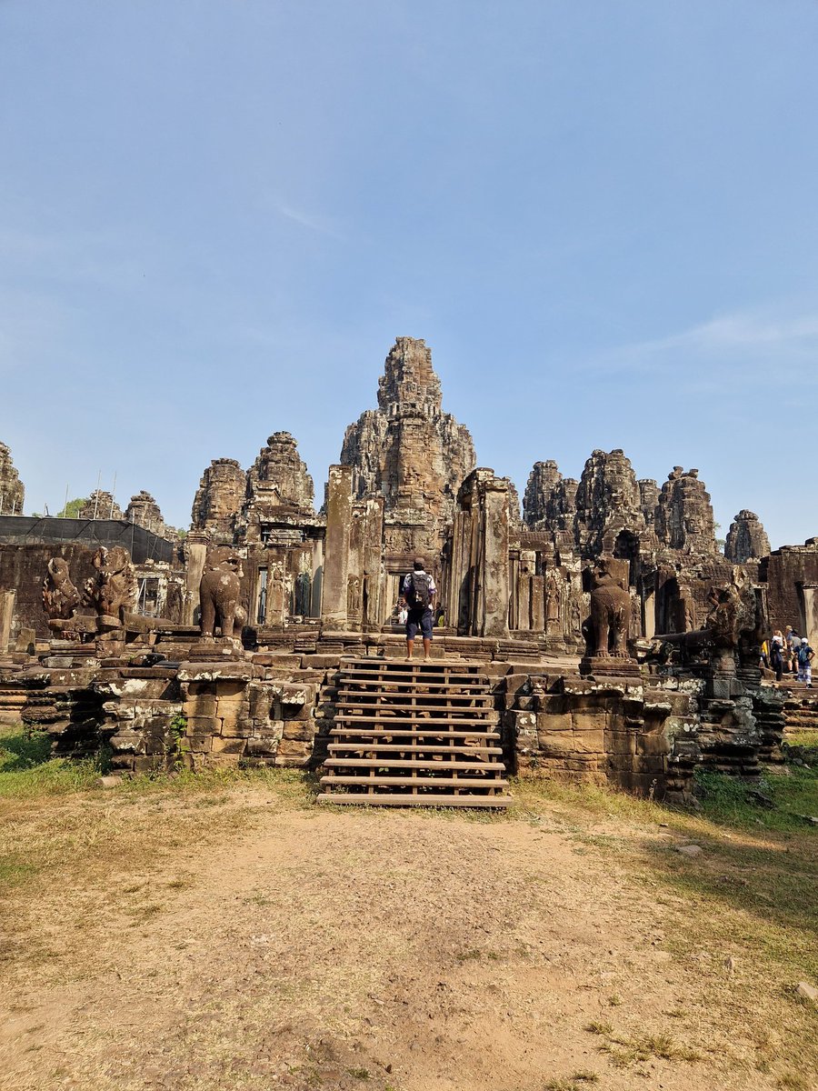 MannuMANTHAN's tweet image. Day 165 of asking a billionaire for a 600,000$ loan for 5 years interest free in exchange for anything. 

#Elonmusk #BillGates #jeffbezoz @imVkohli @MrBeast