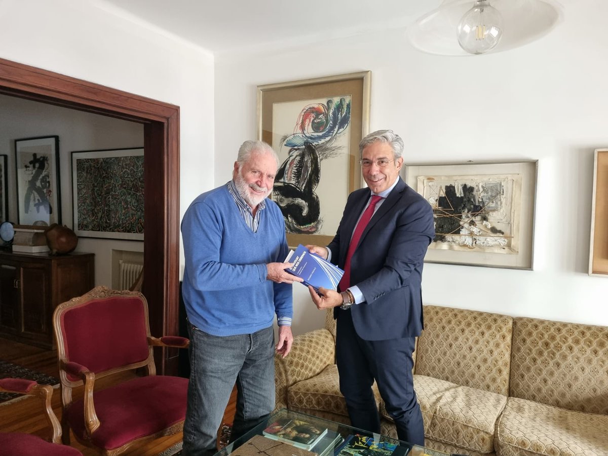 Fuerte golpe al alma. Ha partido un uruguayo excepcional quien nos ha dejado un gran legado para trabajar por el Uruguay que nos debemos.
Hasta siempre Ricardo Pascale.