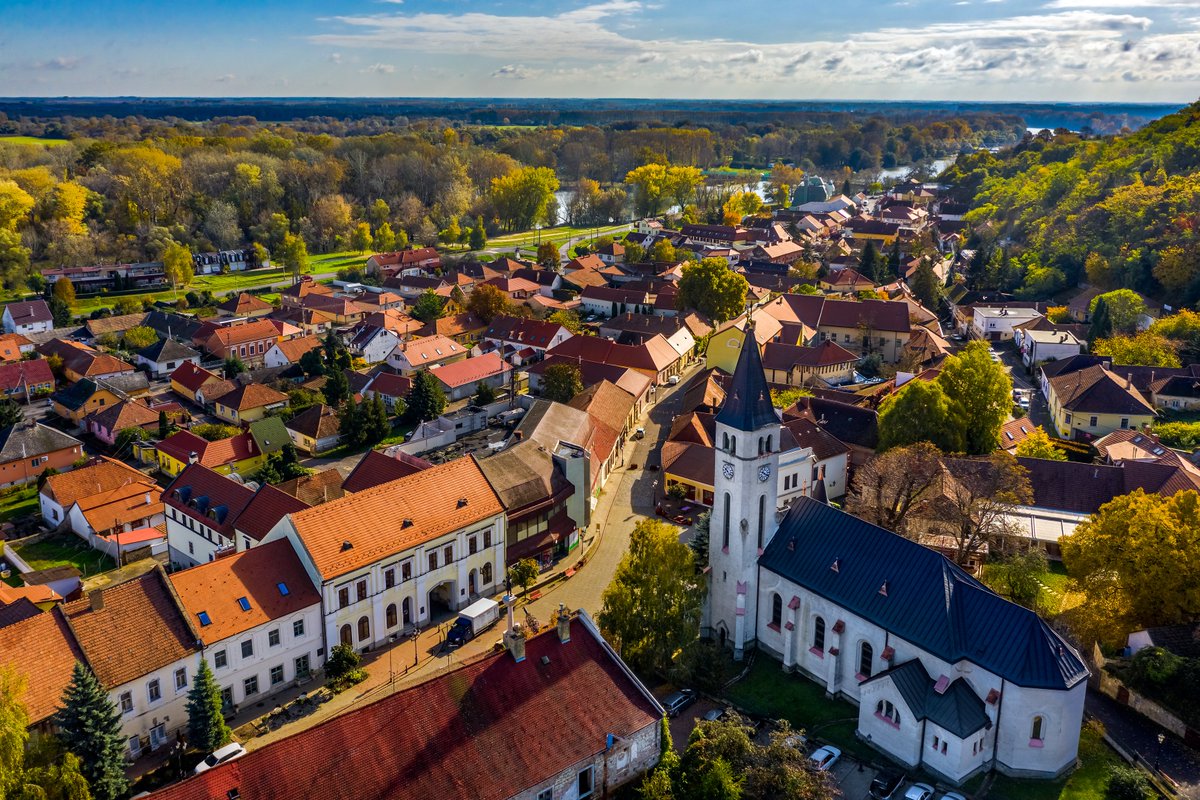 UNWTO's tweet photo. UN Tourism is now accepting applications for the Best Tourism Villages 2024. This initiative celebrates rural destinations with cultural and natural richness, committed to innovation and sustainability. 🏞️🌟

🔗https://t.co/LkN5QabdgW

@BTV_UNWTO https://t.co/lTBaoAowhX