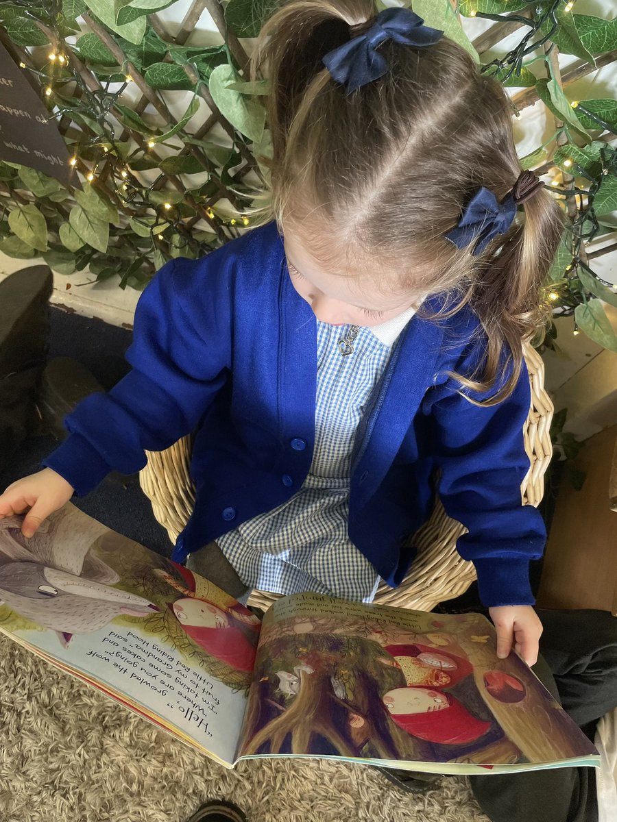FlushdykeClass1's tweet photo. Children having a love for stories at such a young age is so important!💫  #EYFS #Magicofstories https://t.co/hCUeSVimoS