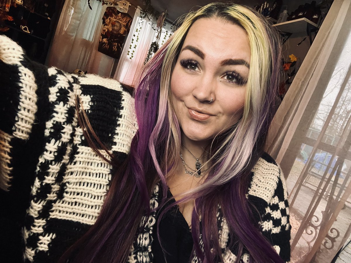 LashOutTiffany's tweet photo. The summoning by @SleepToken just melts me 🥵
🥀

Help me build my drift car .. link 🔗 in Bio👌🏻
#altgirl #sleeptoken #findom #spoilme #findomming #fundme #driftgirl https://t.co/QOp77EH81w