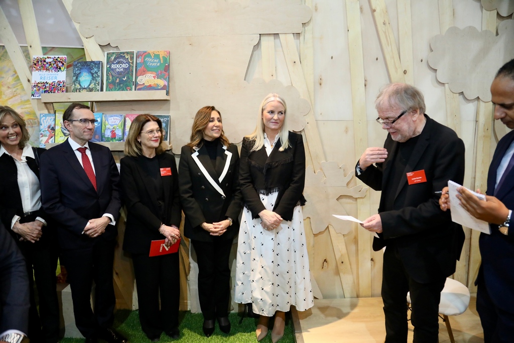 Norway is grateful and happy to be Guest of Honor at the <a href="/cairobookfair/">معرض القاهرة للكتاب | الهيئة المصرية للكتاب</a> 2024 ⁠
⁠
HRH Crown Princess Mette-Marit, who is also Ambassador for 🇳🇴 literature abroad, opened the Norwegian pavilion and program. Min. of Foreign Affairs, <a href="/EspenBarthEide/">Espen Barth Eide</a>, also participated 

@norwaymfa