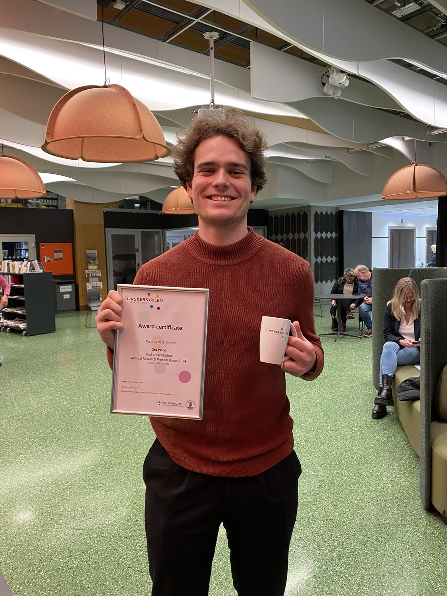 Very proud of Rasmus Bach Sindre that received today an award from the Research School of Clinical Medicine for our research on the link between early atrial remodeling and stroke &lt;50.
Keep up the strong work, Rasmus!
<a href="/rasmusbasi/">Rasmus Bach Sindre</a>  <a href="/EvaGerdts/">Eva Gerdts</a>  @medofak_uib <a href="/haukeland_no/">Haukeland</a>