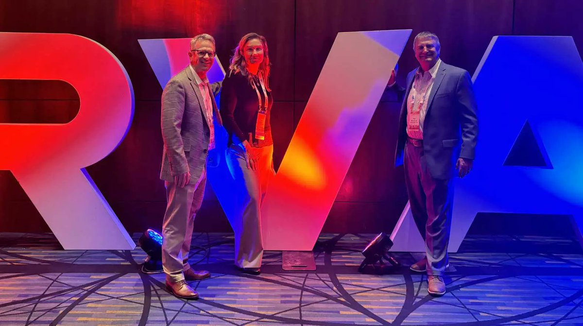 VistagraphicsI's tweet photo. VistaGraphics and Vista Digital Agency makes headlines as a sponsor and chosen seminar leader at VA-1 Governor’s Tourism Summit 2023 (Virginia)
https://t.co/FDg3Z8Xu6L https://t.co/yGcNWC4EHG