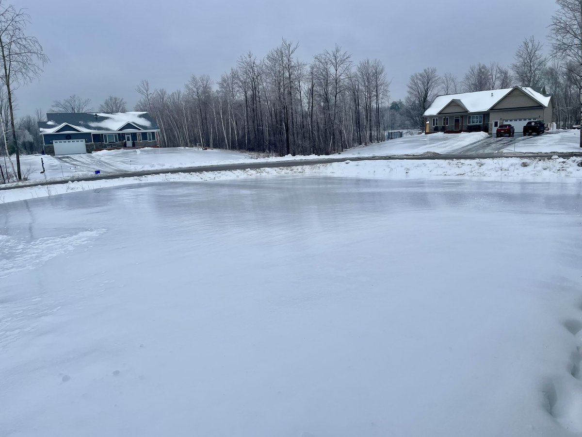 EdoubleRin's tweet photo. #ONStorm Kemptville https://t.co/PhxypHHF44