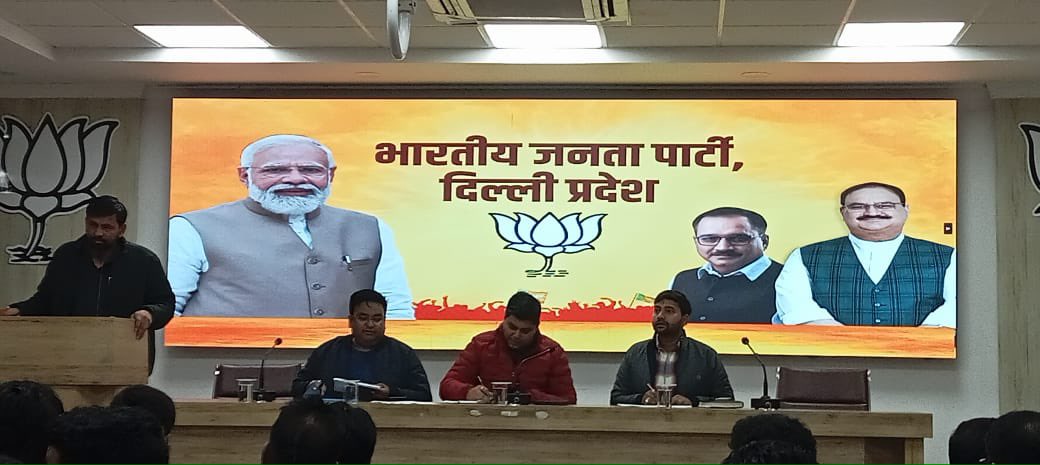 SagarTyagiBJP's tweet image. आज प्रदेश कार्यालय में 25 जनवरी को हुए नव मतदाता सम्मेलन  की समीक्षा बैठक करी। बैठक में प्रदेश युवा मोर्चा सह प्रभारी बड़े भाई @SumeetSethBJP जी उपस्थित रहे। 
#NaMoNavMatData 
#NaMoNavMatdataSammelan