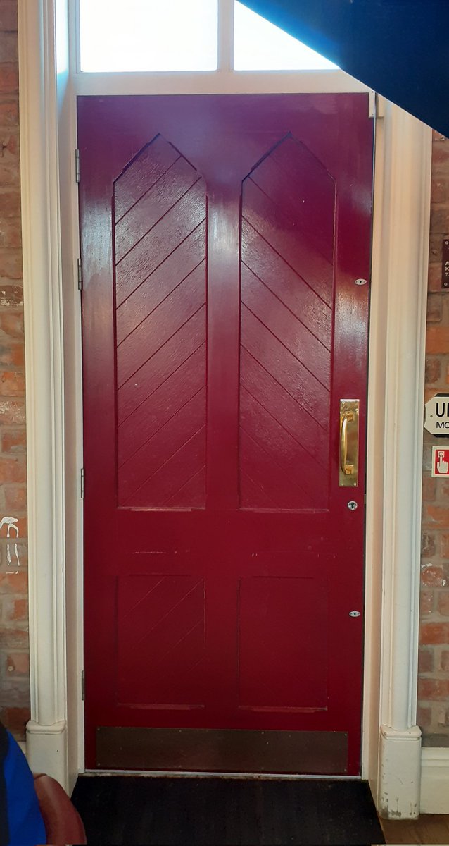 DoorsNo3828's tweet image. Out and about this afternoon #Irlam railway station  #doors
#nocontextdoors #dailydoor