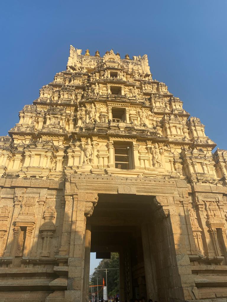 caparossi's tweet photo. @desi_thug1 Ranganathaswamy Temple, Srirangapatna https://t.co/aCBnJmVavn