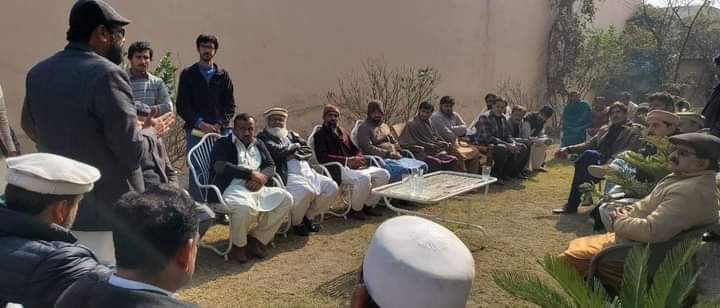 InsafTVPunjab's tweet photo. میانوالی پاکستان تحریک انصاف کے نامزد امید وار برائے قومی اسمبلی بیرسٹر عمیر خان نیازی اور امید وار برائے صوبائی اسمبلی ملک ممتاز اسڑ کی کندیاں آمد
اس موقع پر ملک امان اللہ بڈھے خیل کندی ملک آصف کندی 1/2
#فروری8_عوامی_ریفرنڈم
#NA90
#PP88 https://t.co/Y2NtykcQmh