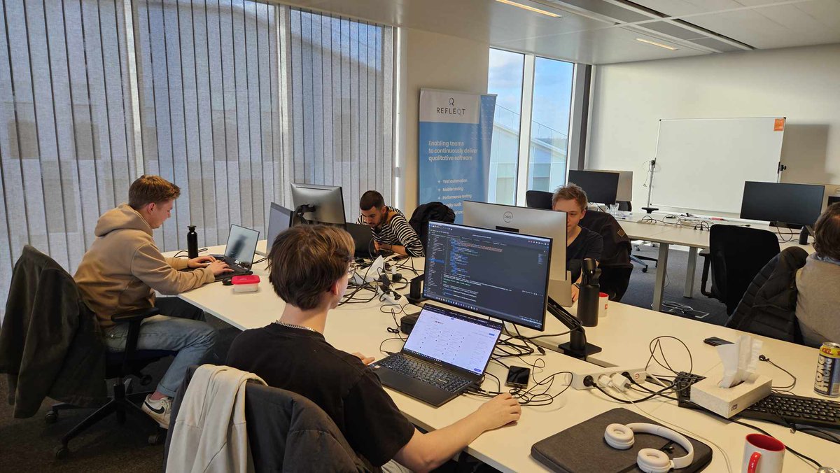 vanhelden_joppe's tweet photo. Cheers to a stellar finish of Sprint 2 in our @Elision_EU project! 🚀 Demo day showcased the hard work and dedication of our team. Anticipation is building for the grand finale in Sprint 3, let’s bring it home! 💻🌐 #thomasmore #itfactory_TM #project4_0 https://t.co/alHsM9h4gT
