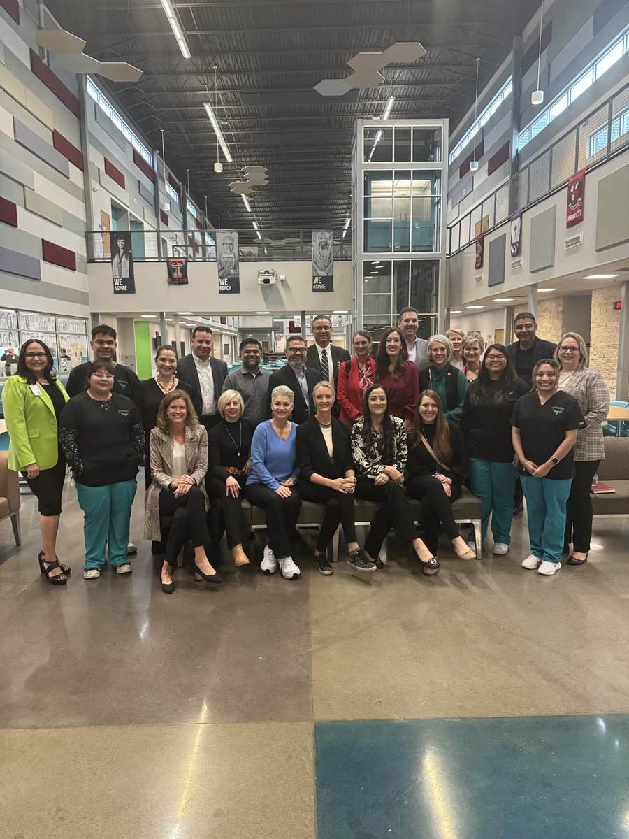 UTPBpres's tweet photo. Learning from Harlingen ISD today.  ⁦@Tracee_Bentley⁩ ⁦@DrSDHoward⁩ ⁦@ScottMuri⁩ ⁦@utpb⁩ https://t.co/lyTAWRZooD