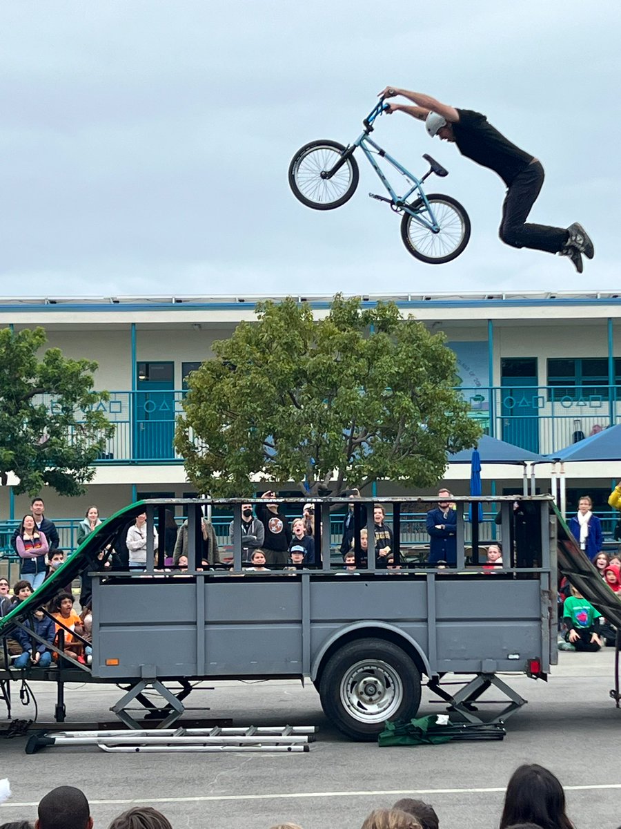 amyonyendu's tweet photo. What a thrill!! Our inaugural #RooseveltRevUP community event was such a huge success! π΄ββοΈ Inspiring insights from BMX riders on being good citizens and upstanders. A powerful blend of sportsmanship and community building! π #RevUPSuccess #FlashbackFriday https://t.co/4i1WfET7vu
