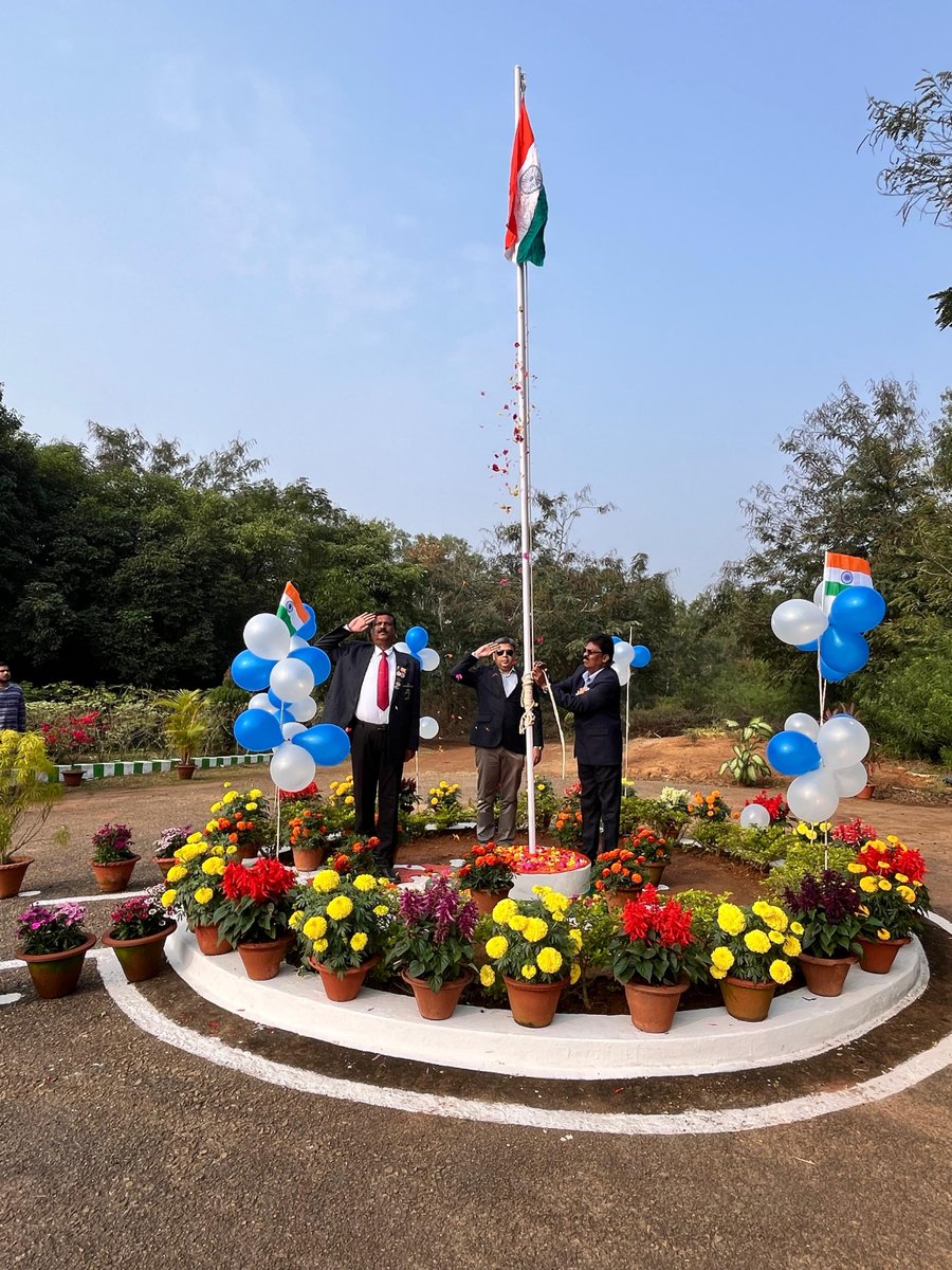Tata Steel Special Economic Zone extends warm wishes to everyone on the occasion of India's 75th Republic Day.

#TSSEZL #GIP #FindAmazingPossibilities #RepublicDay