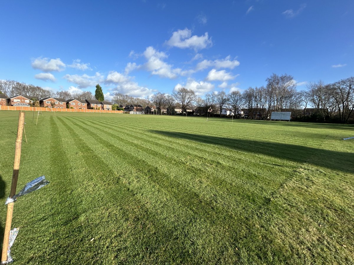StanAspinall's tweet photo. First cut at STCC, I had to paddle out over the outfield before cutting the square ☀️☀️🏏🏏 https://t.co/m7ke2nLPXJ