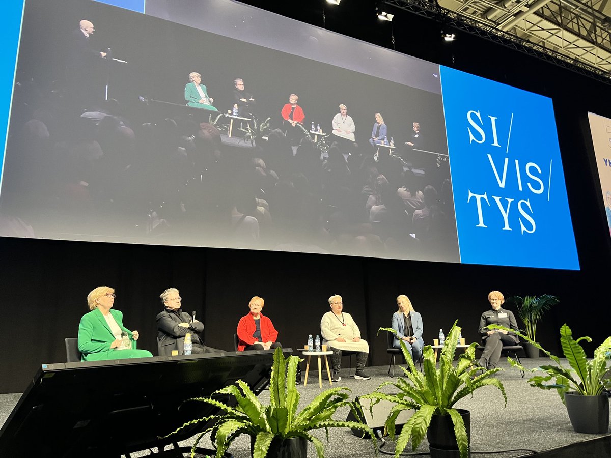 Hieno ensimmäinen päivä Educassa. Kiinnostavia keskusteluja ja useita kohtaamisia, jotka jatkuvat iltaan saakka. Huomenna mm. OAJ:n työmarkkinakeskustelu ja OAJ:n presidenttiehdokkaiden paneeli sivistyksestä.
#Educa2024

⁦@oajry⁩