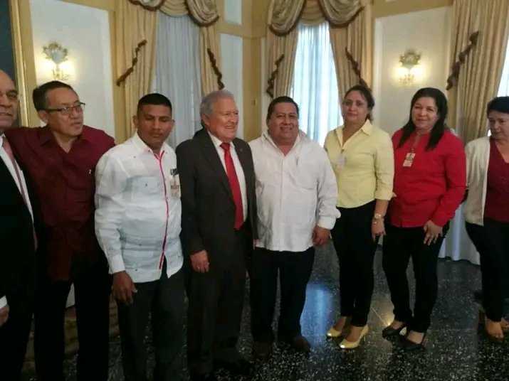 S1111VAR's tweet photo. Israel Montando de Andes 21 militante del FMLN https://t.co/3kuA0crQvo